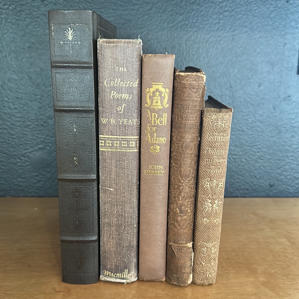 📚Brown Vintage / Antique Books for Decor and Weddings